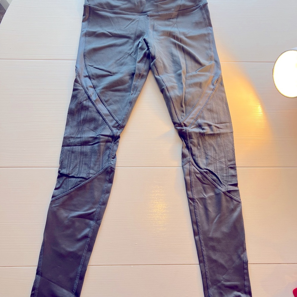 Alo Leggings